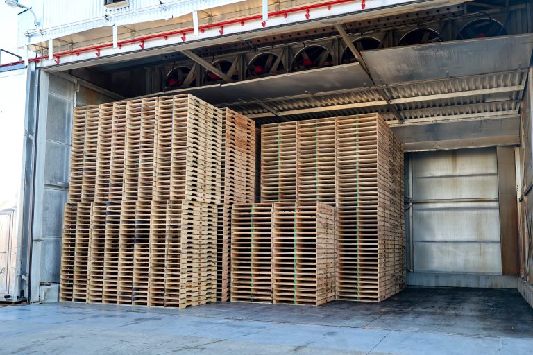 Pallets in ISPM-15 certified kiln
